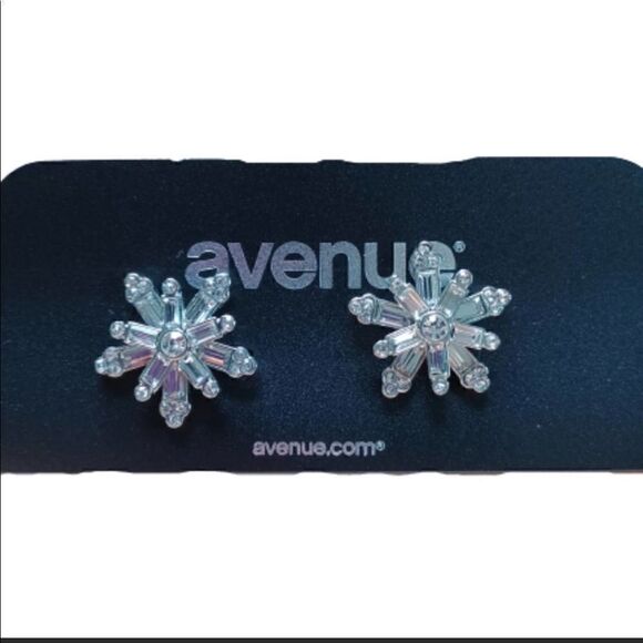 NWT Avenue woman's necklace & earring snowflake set - 20"-23" Long chain - Picture 3 of 6